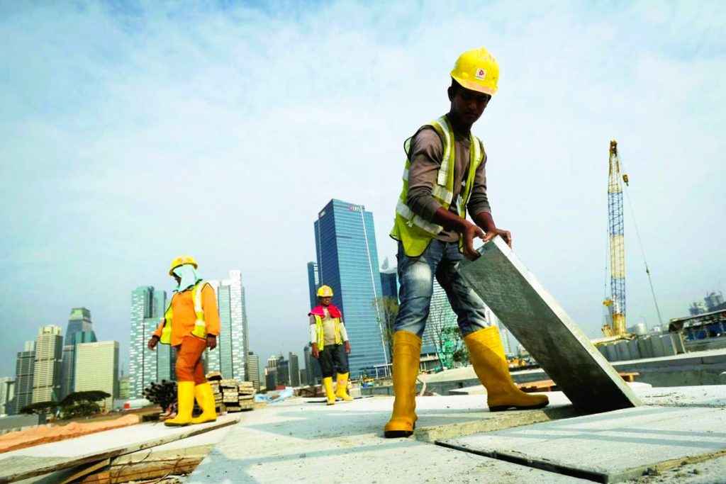 Roof Refurbishment and Maintenace Contrator in UAE Abu Dhabi Dubai Desert Dry insulation work